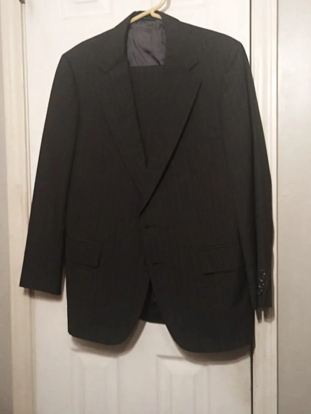 Tom James Men Gray Pinstripe 2 Piece Suit  42S